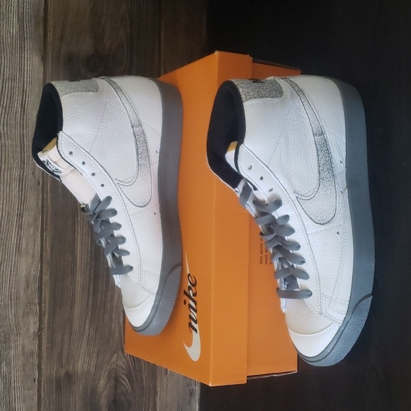 New Nike Mens Blazer Mid '77 Sneakers Size 8.5 Grunge Streetwear Casual Shoes